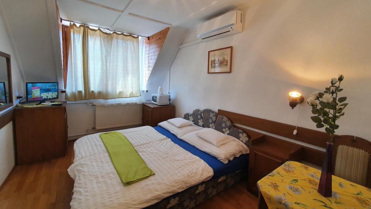 Harmónia Apartmanház Balatonlelle Esterno foto
