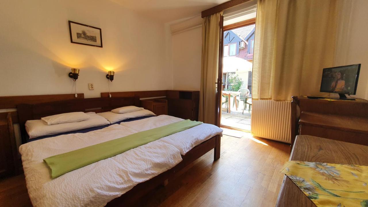 Harmónia Apartmanház Balatonlelle Esterno foto