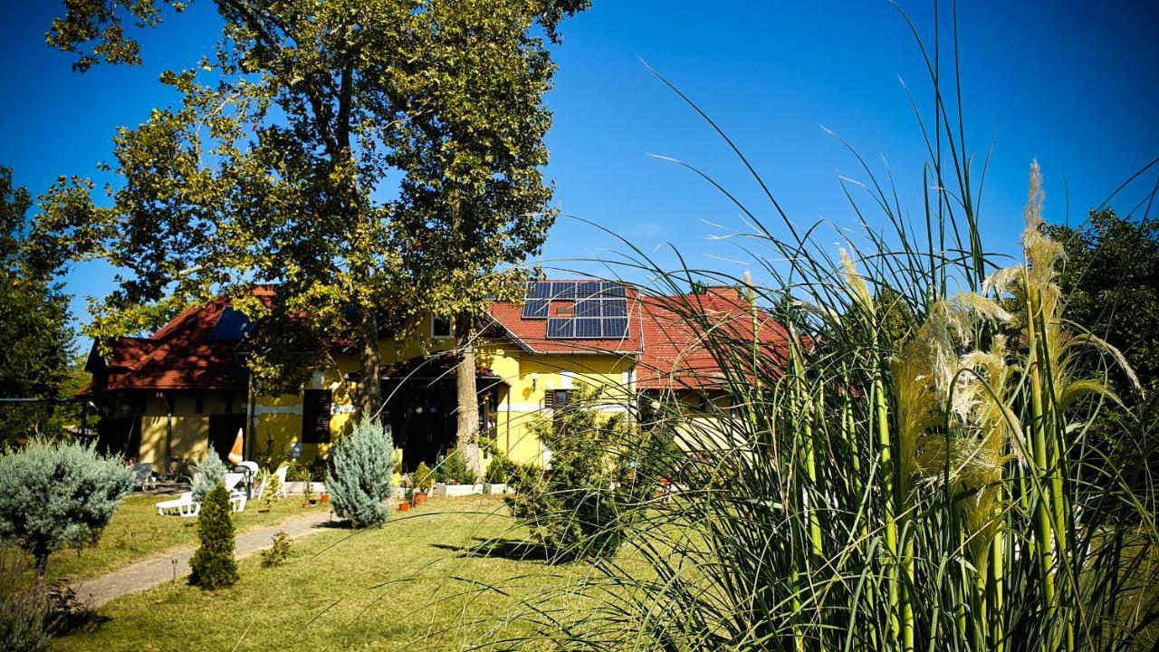 Harmónia Apartmanház Balatonlelle Esterno foto