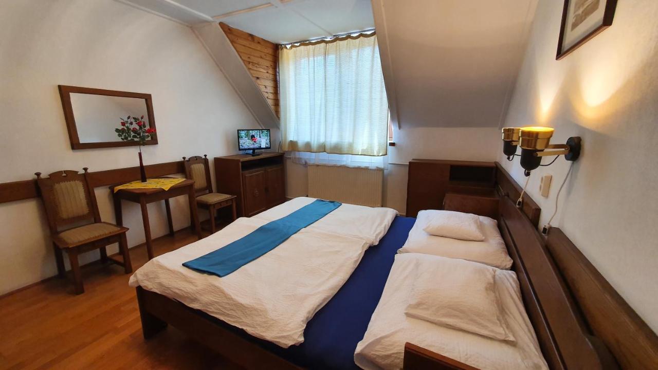 Harmónia Apartmanház Balatonlelle Esterno foto