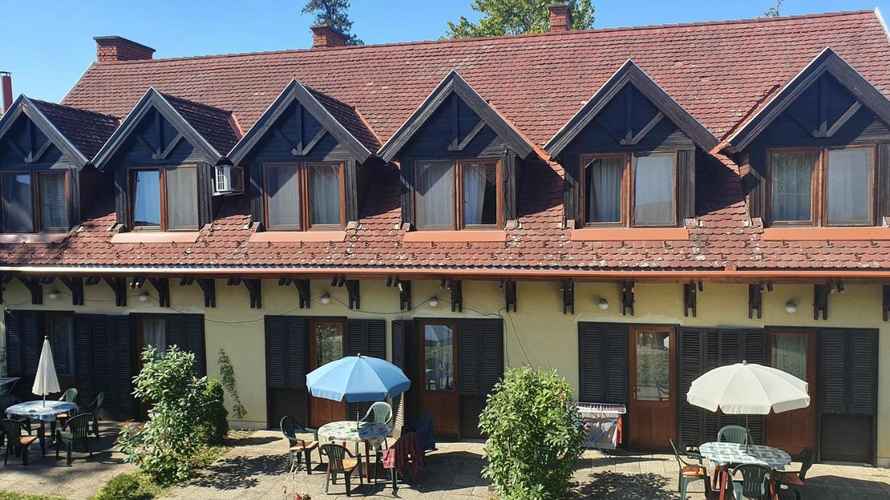 Harmónia Apartmanház Balatonlelle Esterno foto
