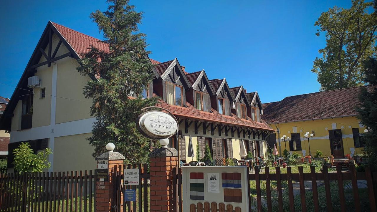 Harmónia Apartmanház Balatonlelle Esterno foto