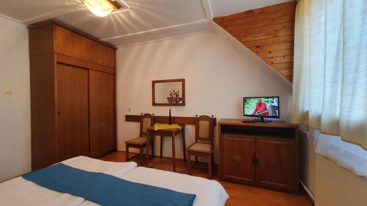 Harmónia Apartmanház Balatonlelle Esterno foto