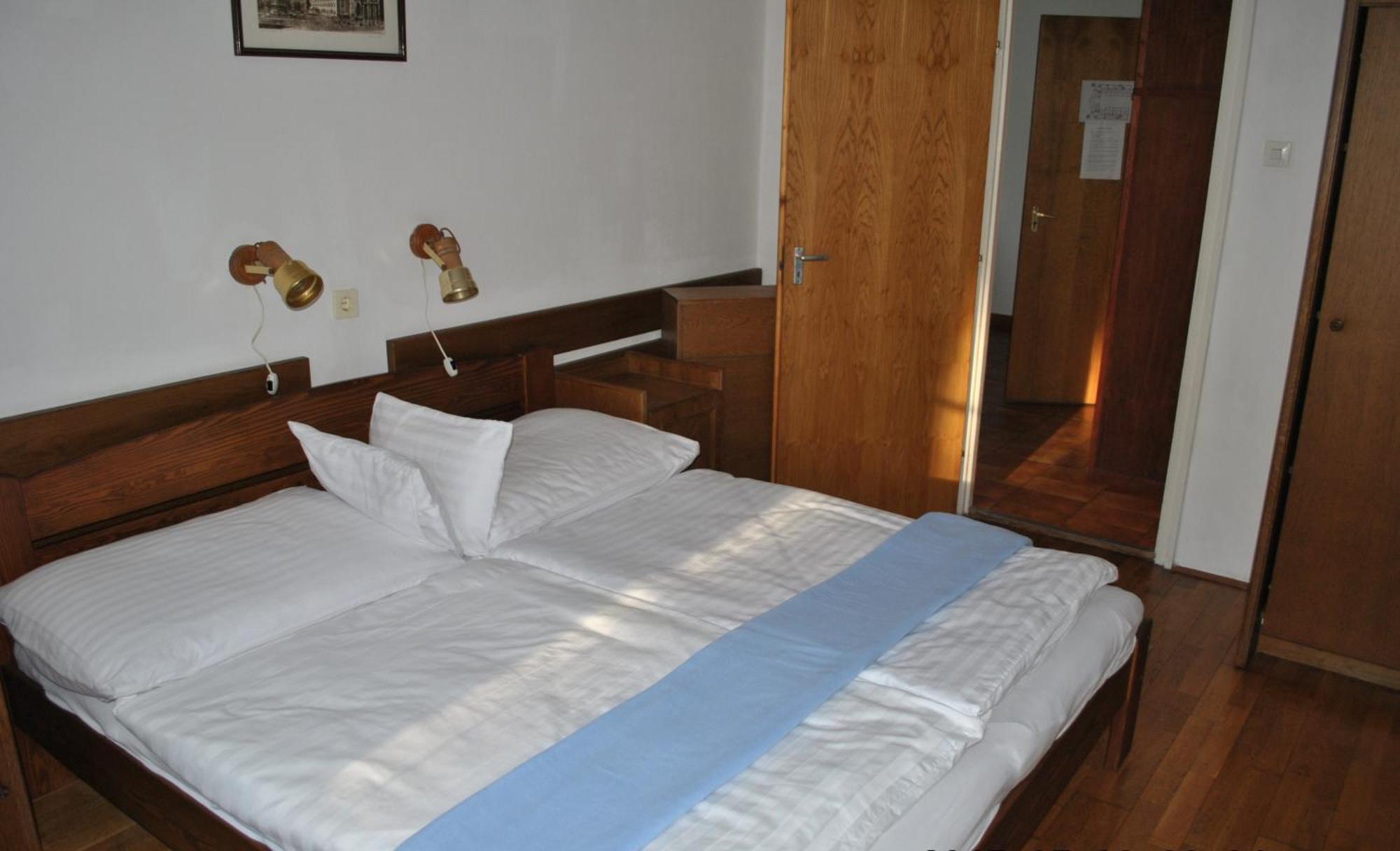 Harmónia Apartmanház Balatonlelle Camera foto