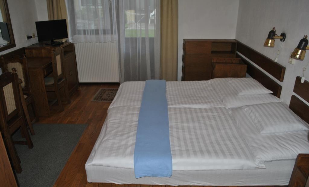 Harmónia Apartmanház Balatonlelle Camera foto